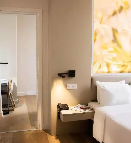 سوییت جونیور, The Classic Hotel Nicosia   Handwritten Collection