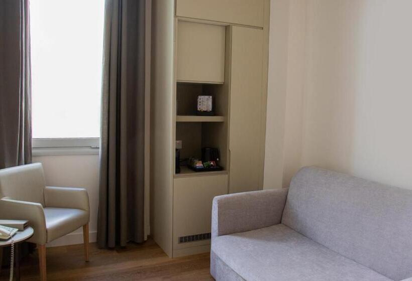 سوییت جونیور, The Classic Hotel Nicosia   Handwritten Collection