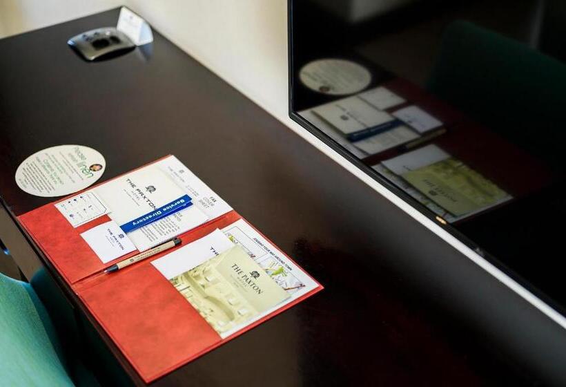 스탠다드 룸, Paxton