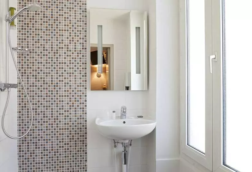スーペリアトリプルルーム, Timhotel Paris Gare Montparnasse