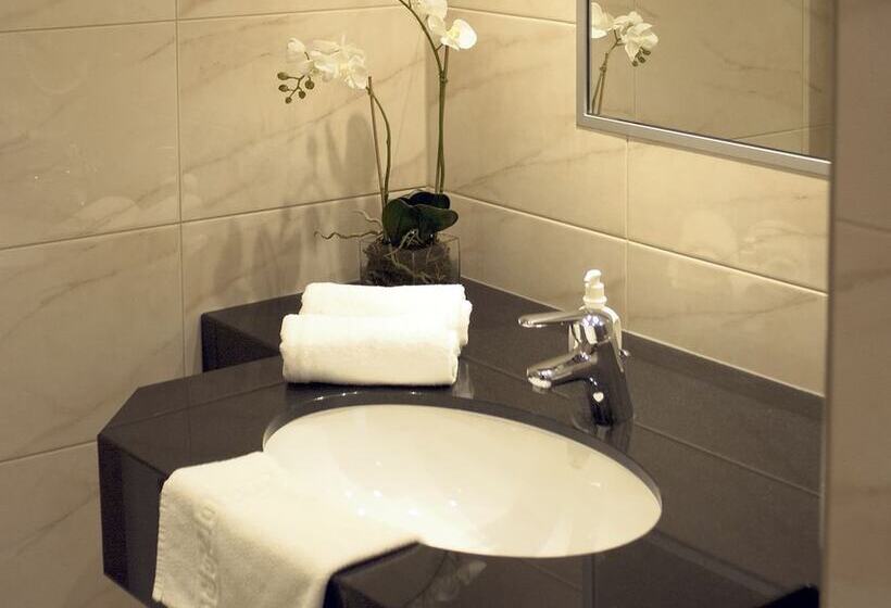 标准单人间, Wittelsbacher Höh