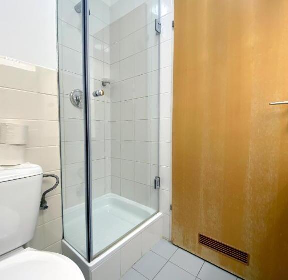 Номер Economy, Ceu Konferencia Központ