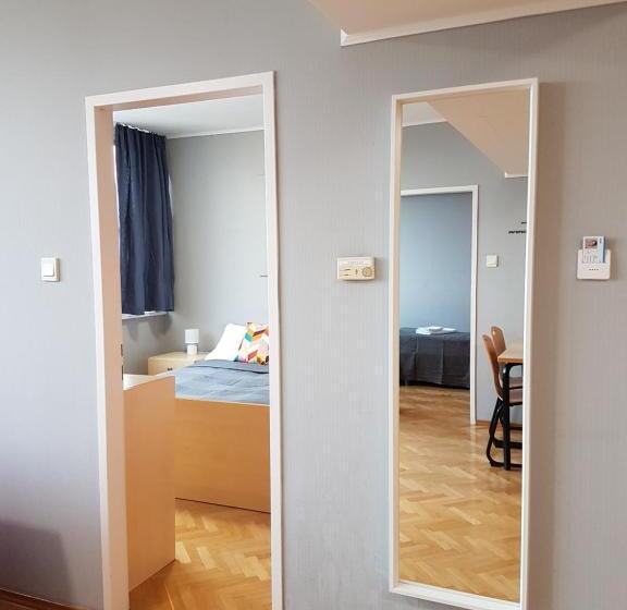 Апартаменты 2 Спальни, Ceu Konferencia Központ