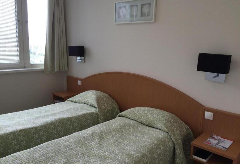 Номер Стандарт, Ceu Konferencia Központ