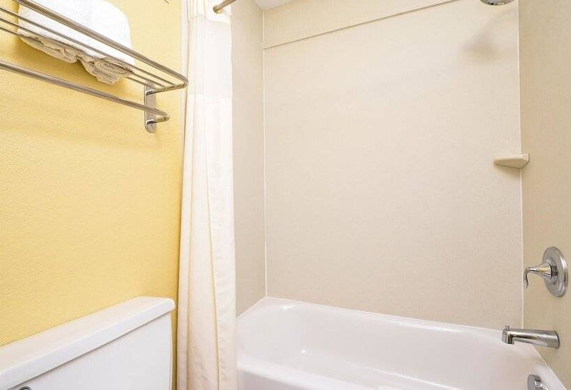 חדר סטנדרט שתי מיטות זוגיות, Xecutive Inn And Suites