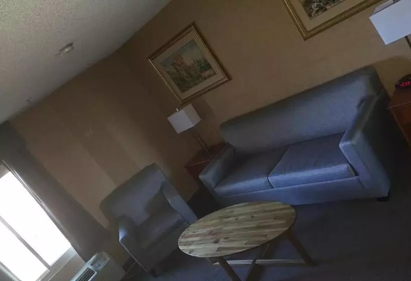 Deluxe Suite King Bed, Baymont By Wyndham Barstow Historic Route 66