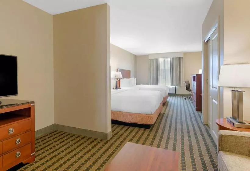 クイーンサイズベッドのスイートルーム, Best Western North Roanoke