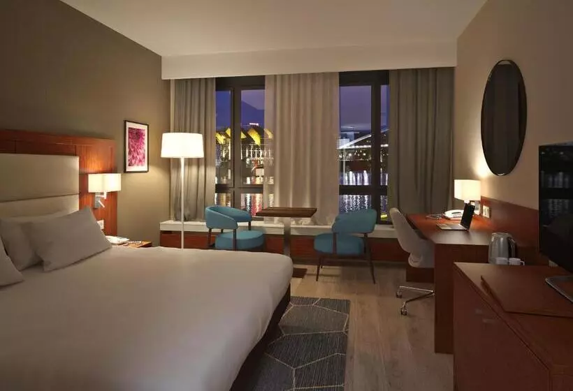 キングサイズベッドのスタンダードルーム, Crowne Plaza Maastricht, An Ihg
