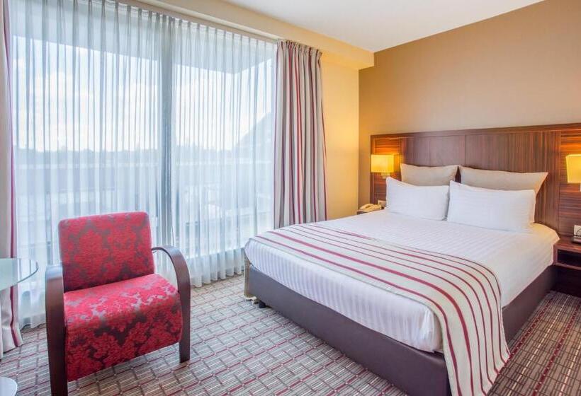 اتاق اجرایی با تخت بزرگ, Crowne Plaza Maastricht, An Ihg