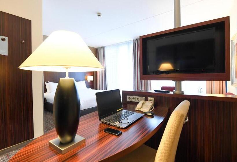 اتاق اجرایی با تخت بزرگ, Crowne Plaza Maastricht, An Ihg