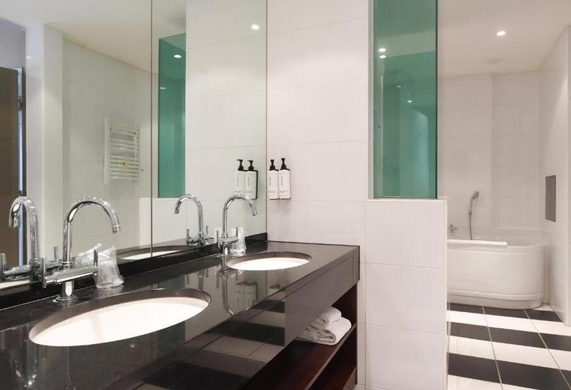 سوئیت با تخت بزرگ, Crowne Plaza Maastricht, An Ihg