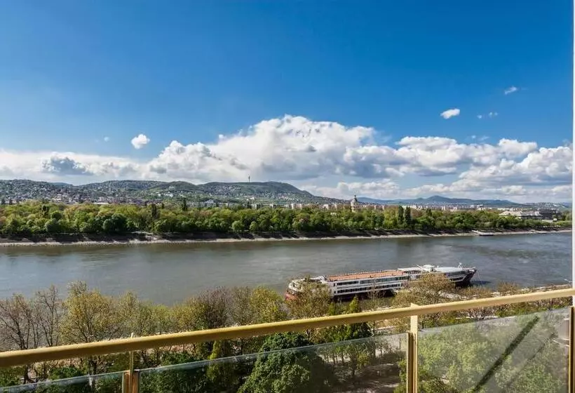 سوییت سوپریور, Danubius Hotel Helia