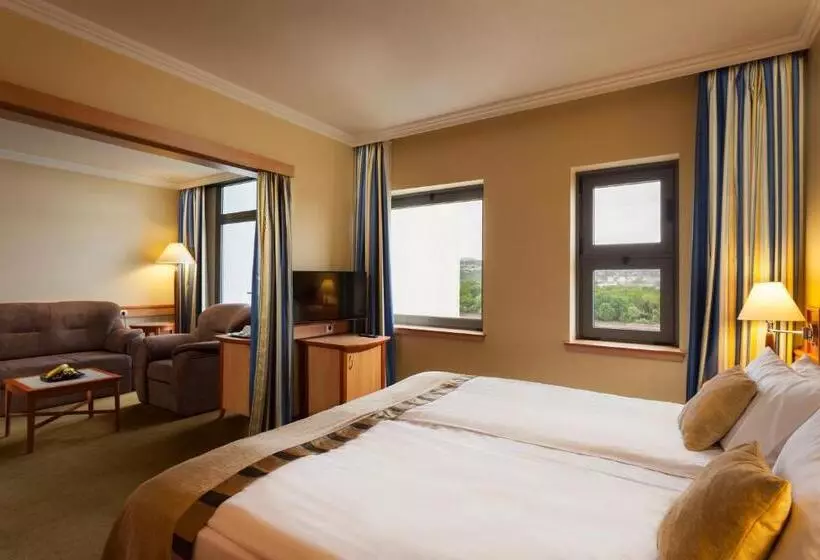 سوییت سوپریور, Danubius Hotel Helia
