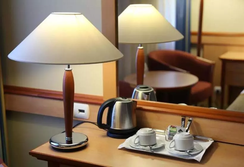 اتاق سوپریور با چشم‌انداز, Danubius Hotel Helia