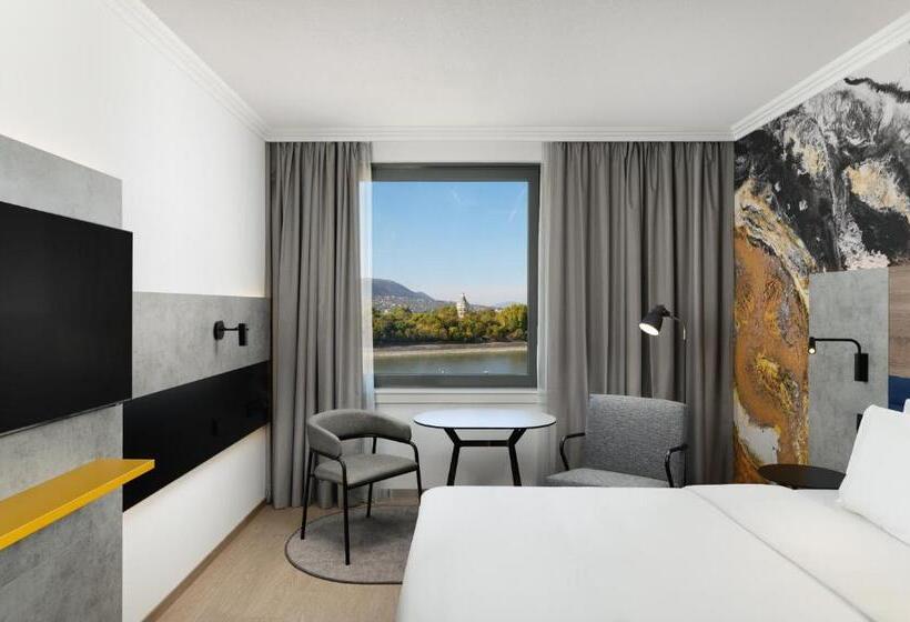 Premium room with river view, Danubius Hotel Helia