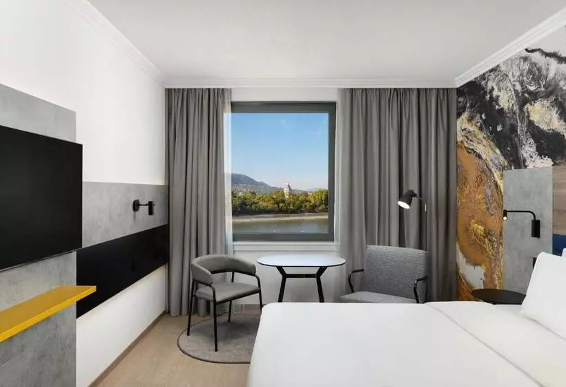 Premium room with river view, Danubius Hotel Helia