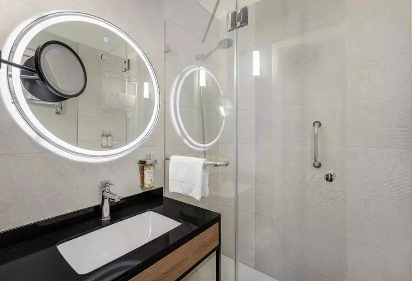 اتاق پرمیوم, Danubius Hotel Helia