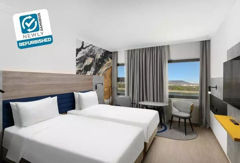Premium room with river view, Danubius Hotel Helia