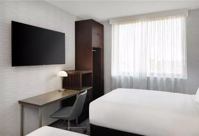 اتاق استاندارد با 2 تخت دوبل, Doubletree By Hilton Newark Penn Station