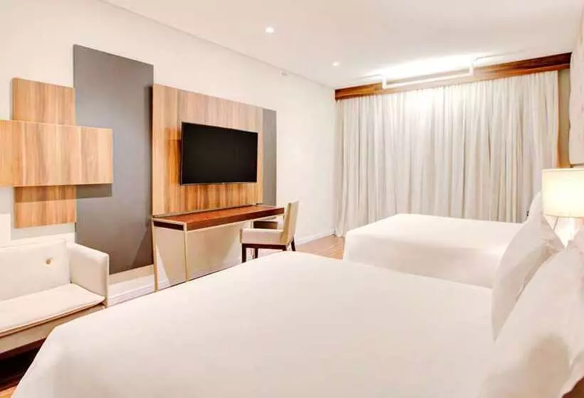 اتاق استاندارد با 2 تخت دوبل, Doubletree By Hilton Newark Penn Station