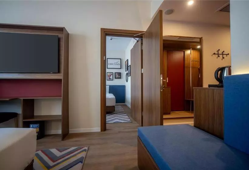 اتاق استاندارد با تخت بزرگ, Doubletree By Hilton Newark Penn Station