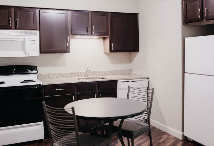 إستوديو قياسى سرير كينج, Eastland Suites Hotel & Conference Center