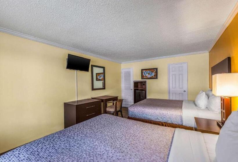 带2个双人床的标准工作室, Econo Lodge Beach And Boardwalk