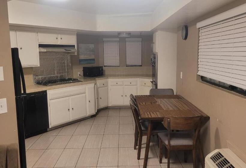 套房, Rancho San Diego Inn & Suites
