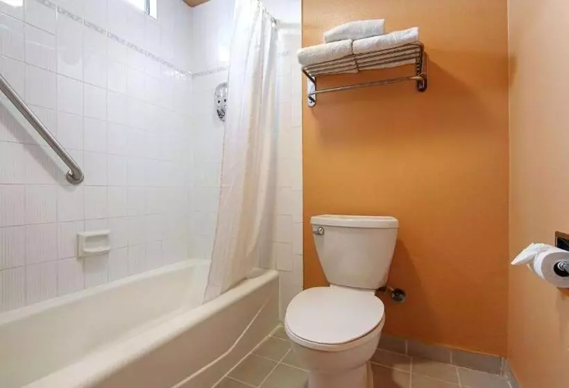 سوییت, Rancho San Diego Inn & Suites
