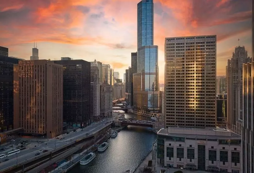 クラブルーム, Sheraton Grand Chicago Riverwalk