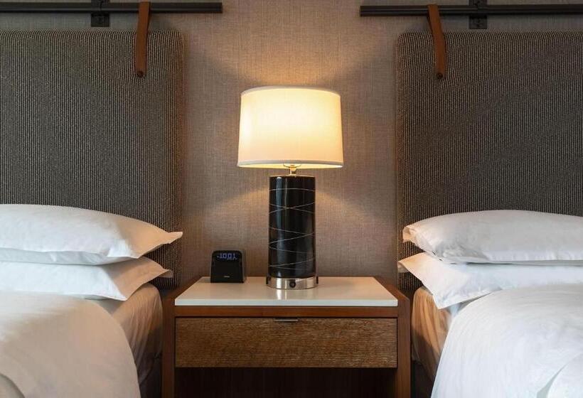 클래식 룸, Sheraton Grand Chicago Riverwalk