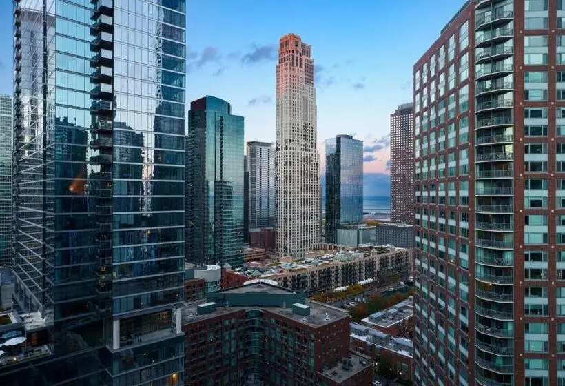 キングサイズベッドのクラシックルーム, Sheraton Grand Chicago Riverwalk