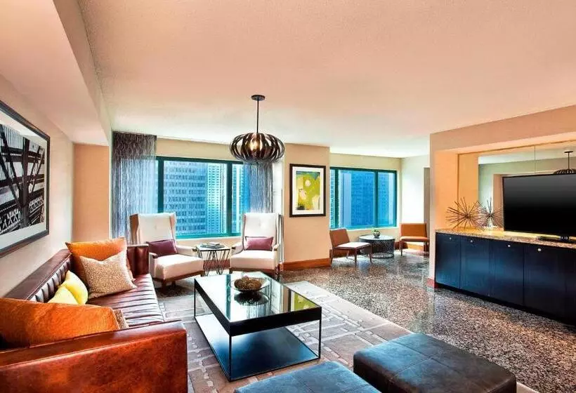 キングサイズベッドのクラブルーム, Sheraton Grand Chicago Riverwalk