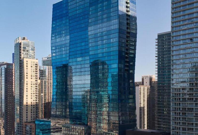 클럽 룸 킹침대, Sheraton Grand Chicago Riverwalk