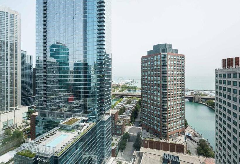 キングサイズベッドのデラックスルーム, Sheraton Grand Chicago Riverwalk