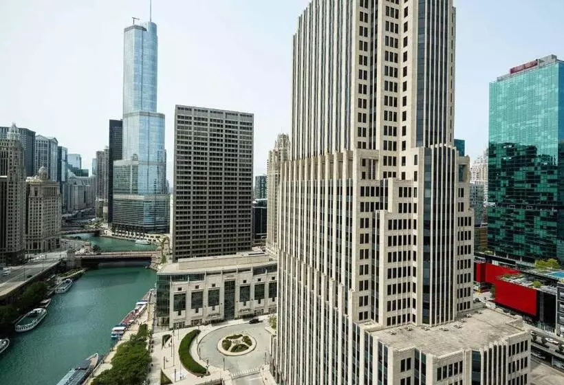 キングサイズベッドのデラックスルーム, Sheraton Grand Chicago Riverwalk