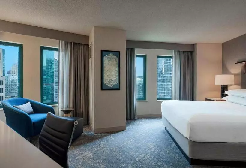 キングサイズベッドのデラックスルーム, Sheraton Grand Chicago Riverwalk