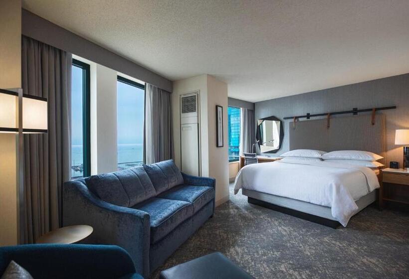 キングサイズベッドのスタンダードルーム, Sheraton Grand Chicago Riverwalk