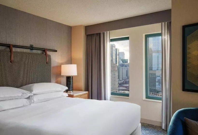 キングサイズベッドのデラックスルーム, Sheraton Grand Chicago Riverwalk