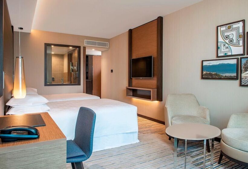 اتاق لوکس, Sheraton Grand Tbilisi Metechi Palace