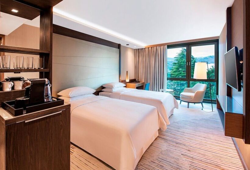 اتاق لوکس, Sheraton Grand Tbilisi Metechi Palace