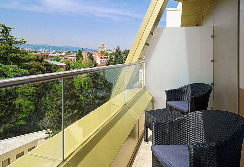 اتاق لوکس با بالکن, Sheraton Grand Tbilisi Metechi Palace