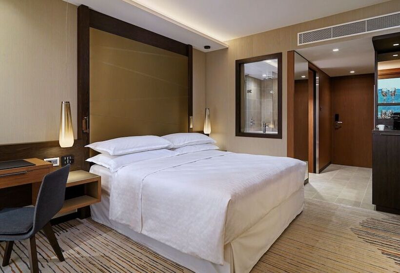 اتاق لوکس با بالکن, Sheraton Grand Tbilisi Metechi Palace