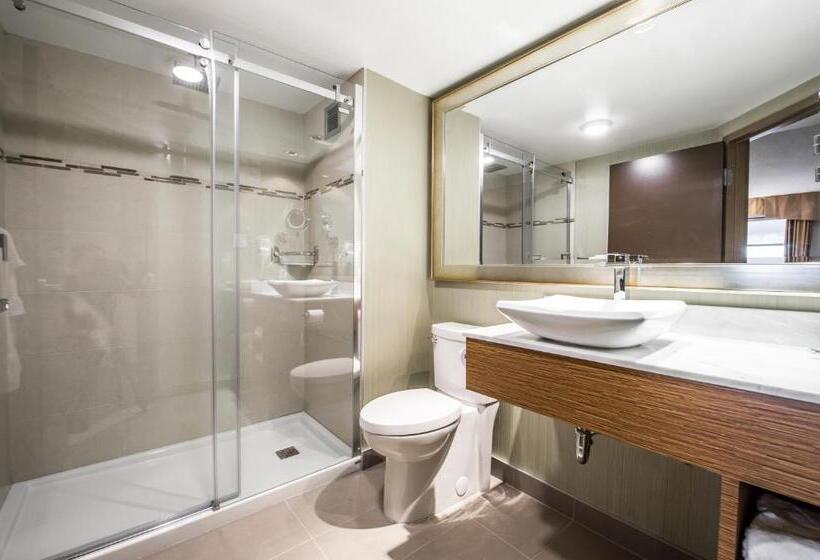 Quarto Superior Cama King, Universel Montréal