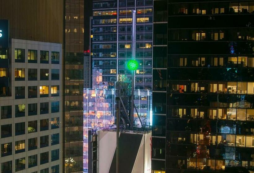 اتاق استاندارد با تخت بزرگ, M Social Hotel Times Square New York
