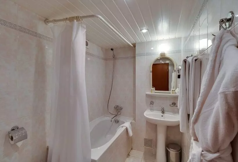 スイート, Premier Hotel Lybid