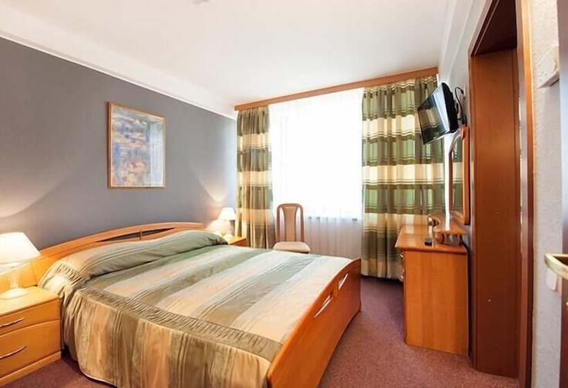 Люкс, Premier Hotel Lybid