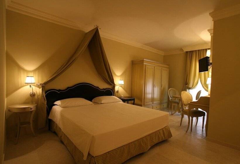 جناح جونيور, Palace Hotel Vieste