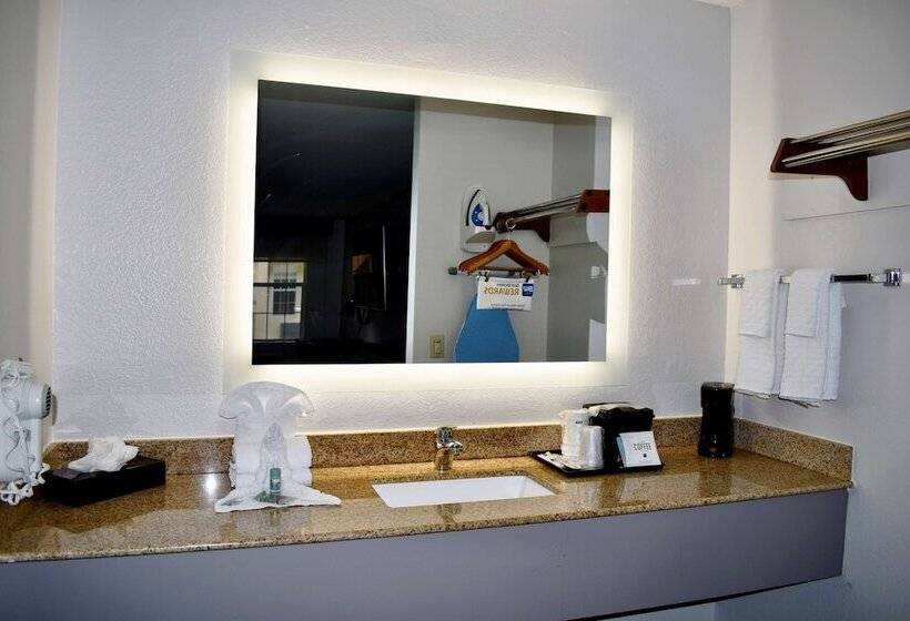 חדר סטנדרט שתי מיטות זוגיות, Best Western Marina State Beach