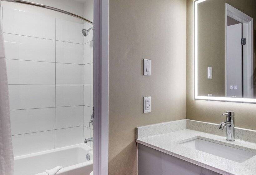 חדר סטנדרט שתי מיטות זוגיות, Clarion Pointe Quebec Airport